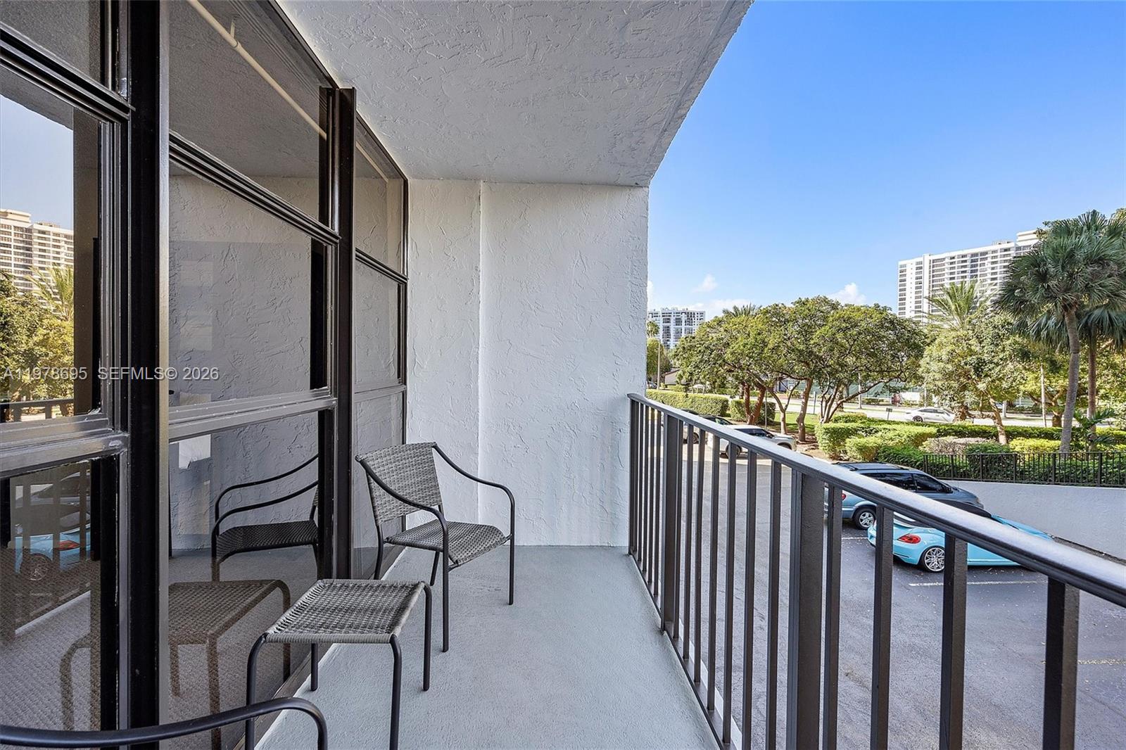 600 Parkview Dr #227 Hallandale Beach, FL 33009