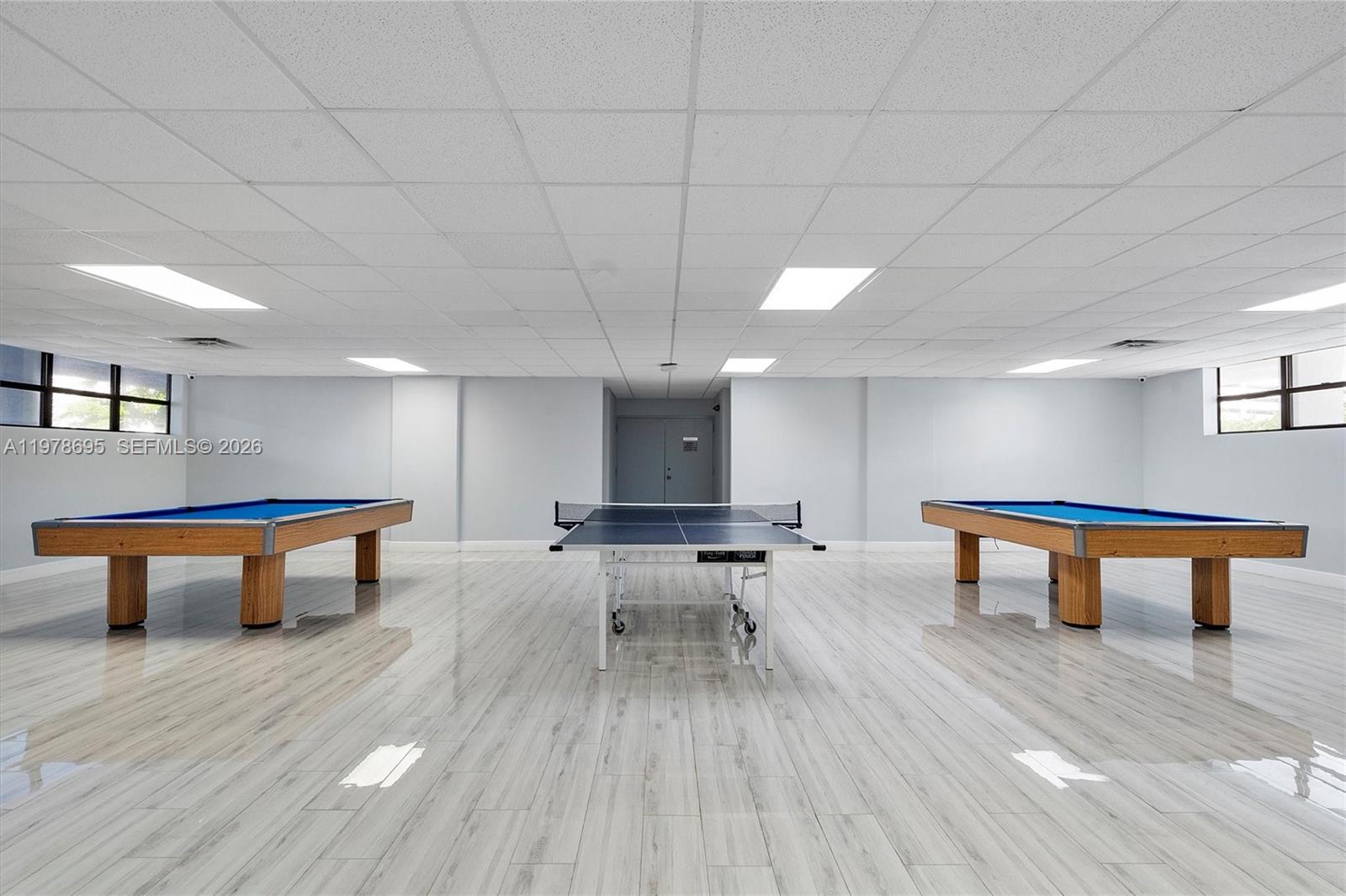 600 Parkview Dr #227 Hallandale Beach, FL 33009