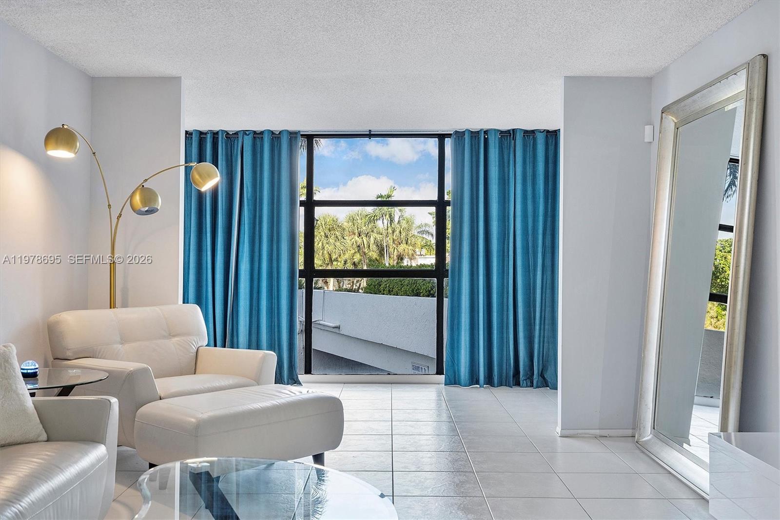 600 Parkview Dr #227 Hallandale Beach, FL 33009