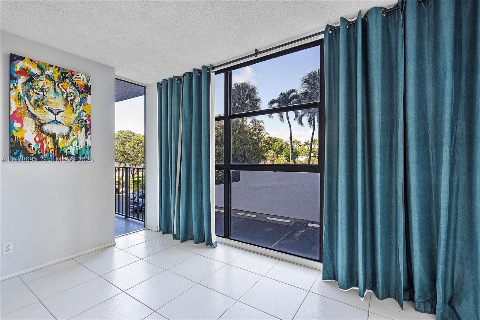 600 Parkview Dr #227 Hallandale Beach, FL 33009