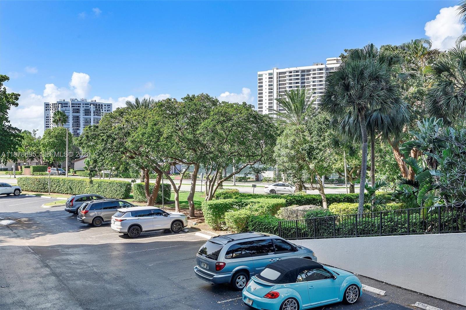 600 Parkview Dr #227 Hallandale Beach, FL 33009