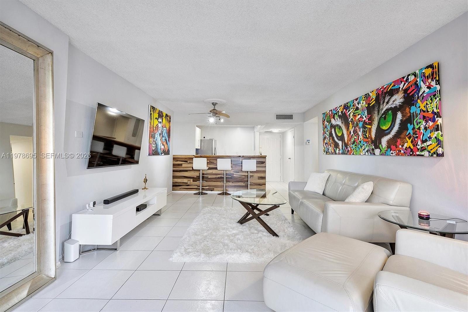 600 Parkview Dr #227 Hallandale Beach, FL 33009