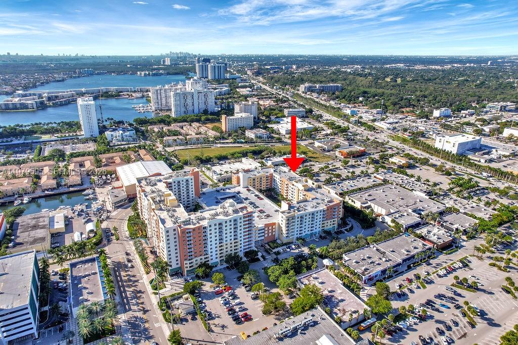 image The Venture at Aventura16