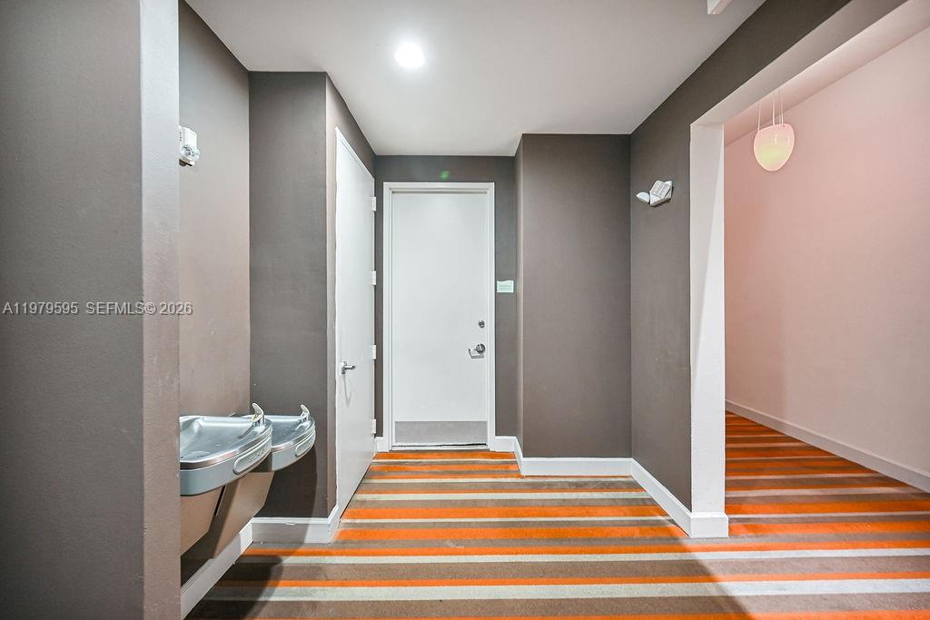 image The Venture at Aventura21