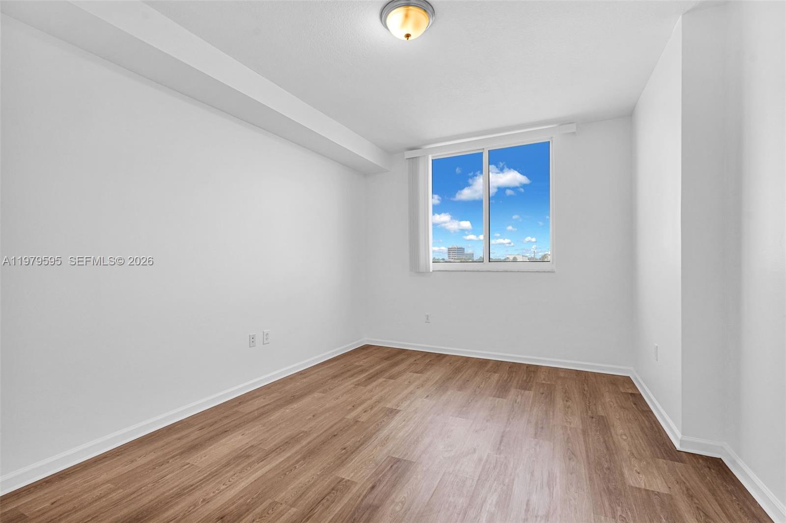 image The Venture at Aventura36