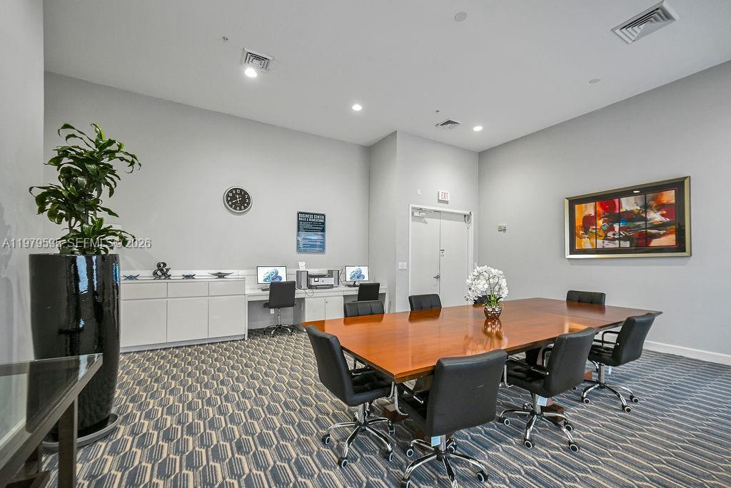 image The Venture at Aventura3