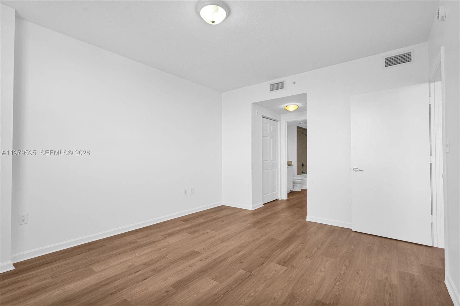 image The Venture at Aventura44