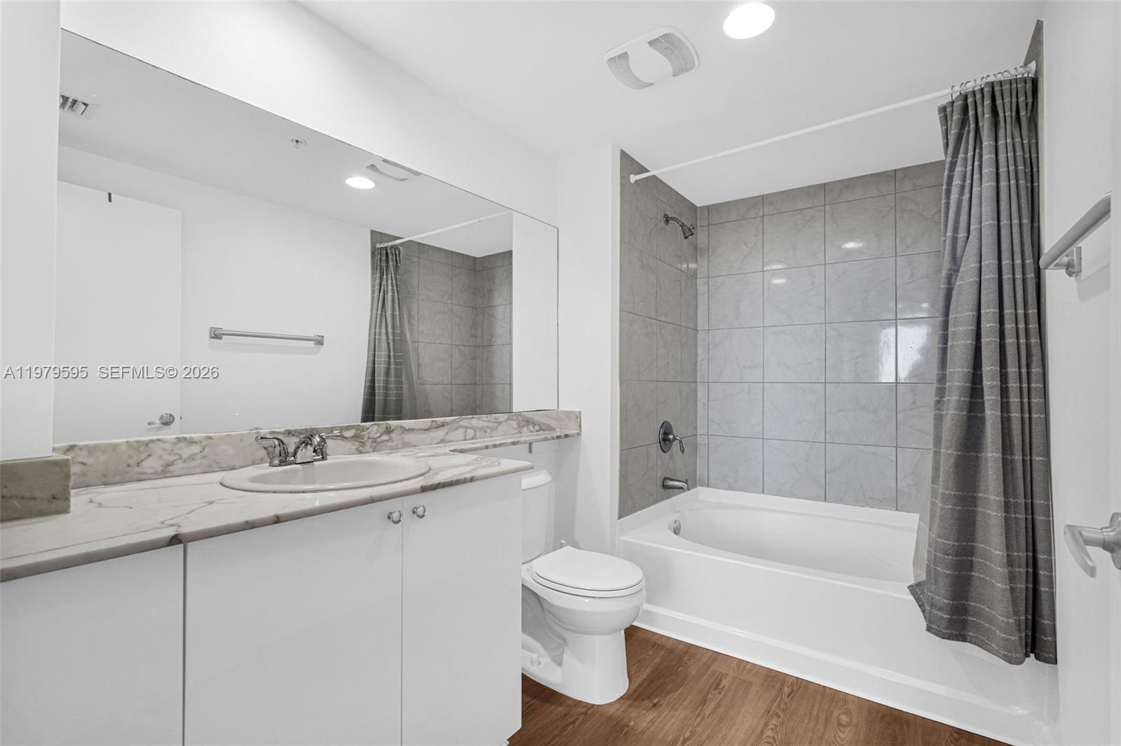 image The Venture at Aventura46