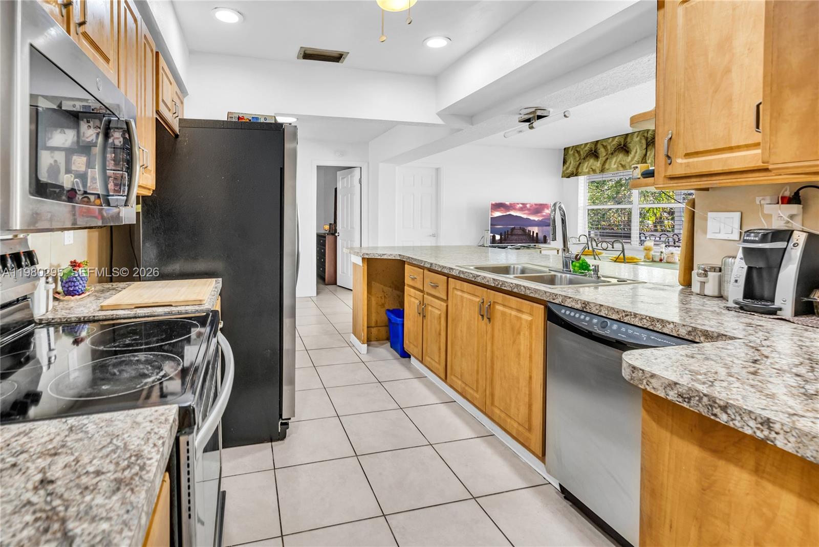 8209 NW 91st Ave Tamarac, FL 33321