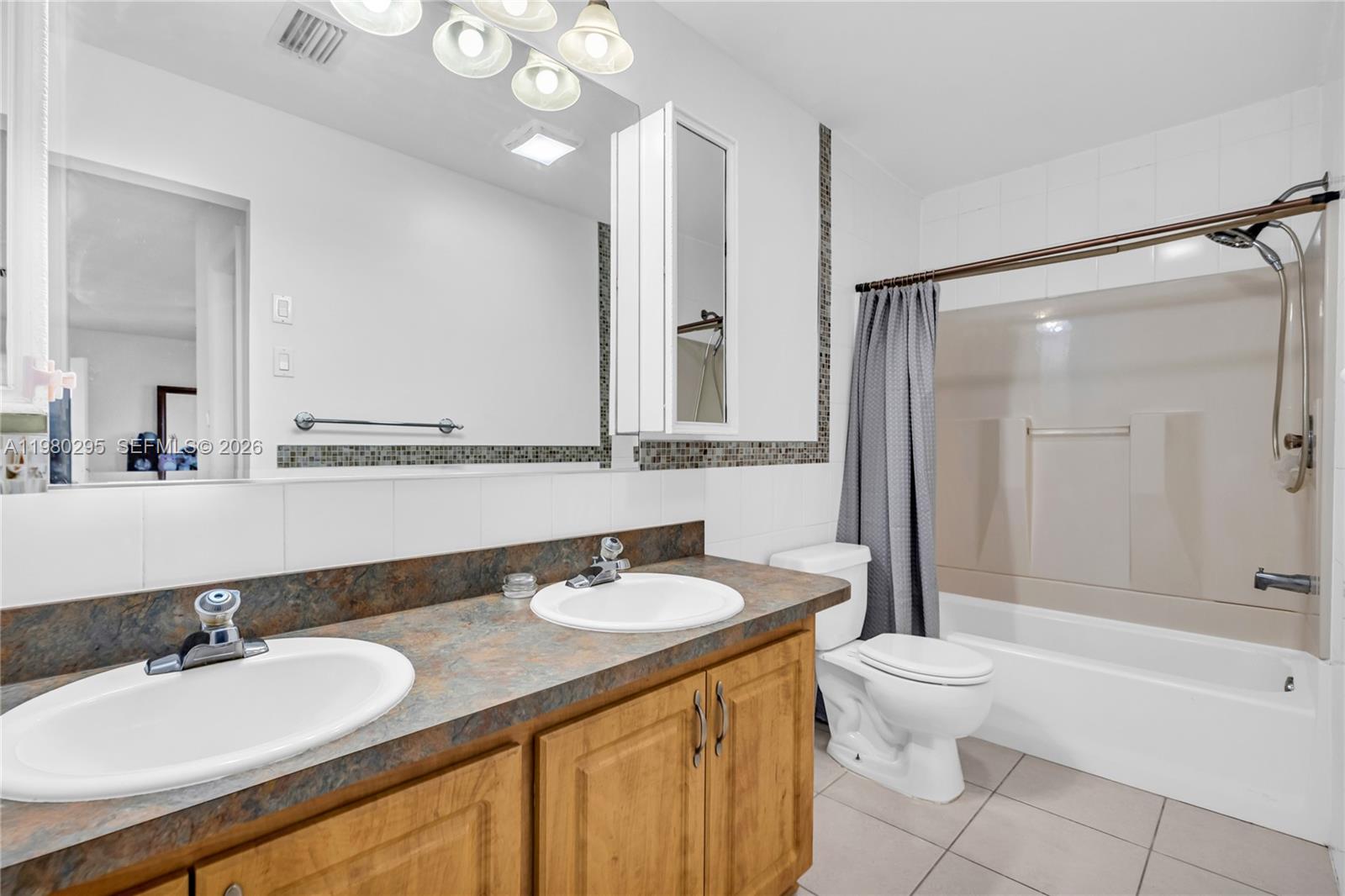 8209 NW 91st Ave Tamarac, FL 33321