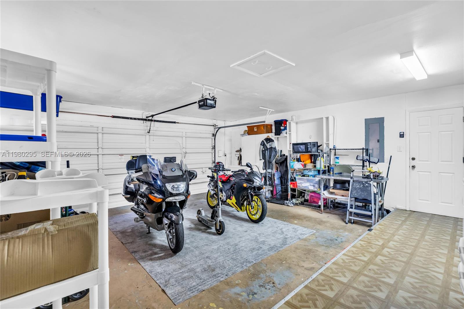 8209 NW 91st Ave Tamarac, FL 33321