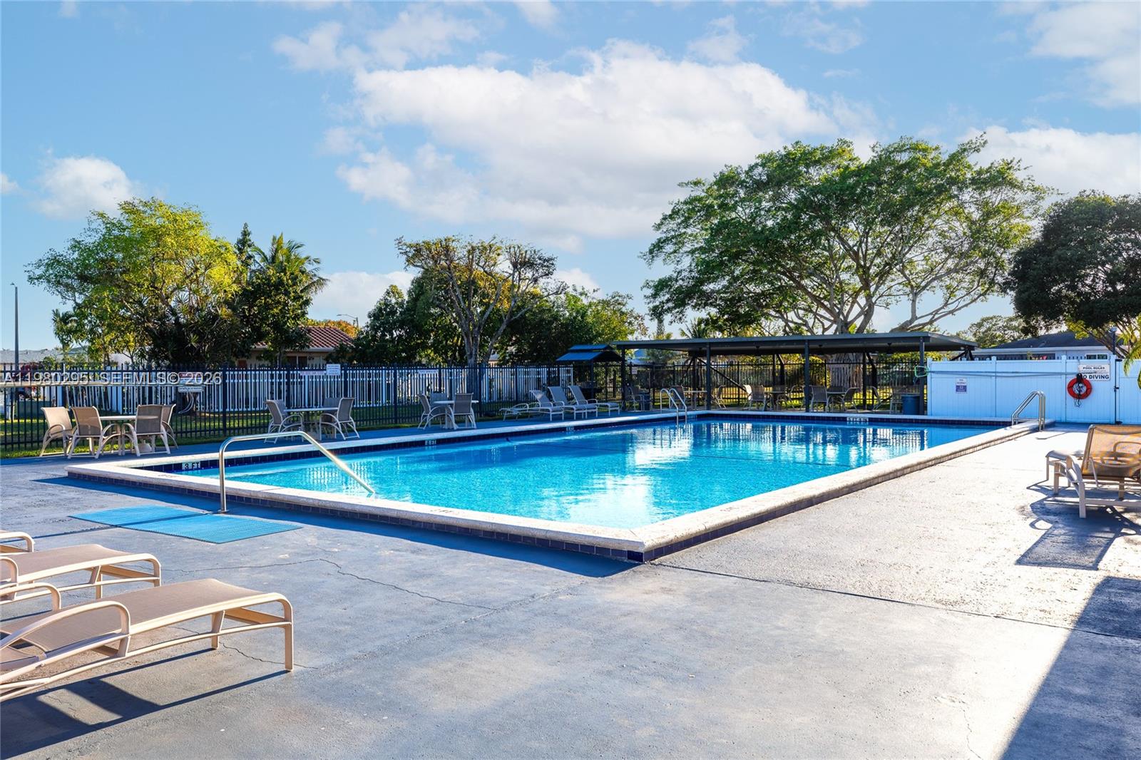 8209 NW 91st Ave Tamarac, FL 33321