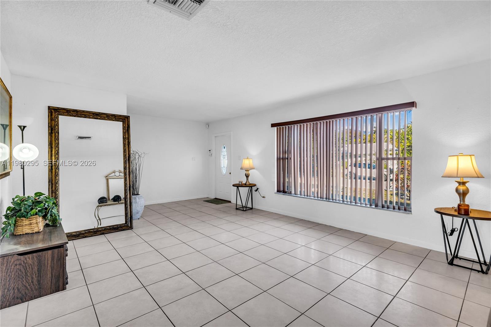 8209 NW 91st Ave Tamarac, FL 33321