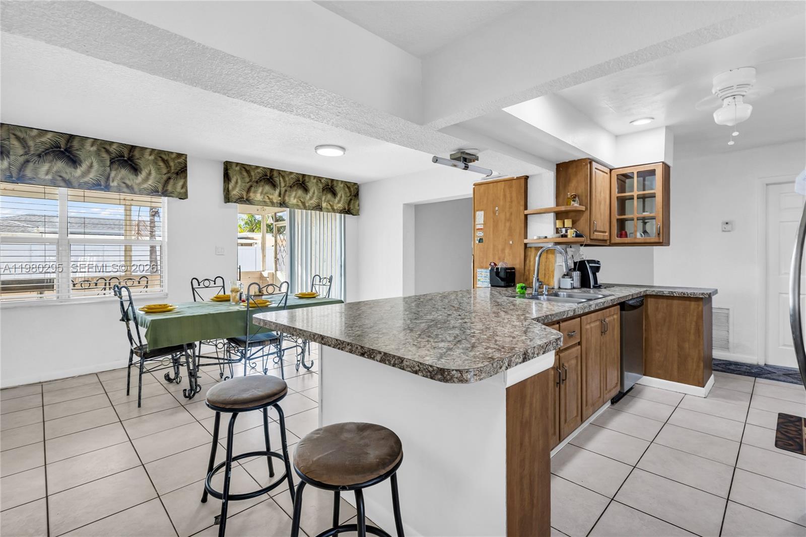 8209 NW 91st Ave Tamarac, FL 33321