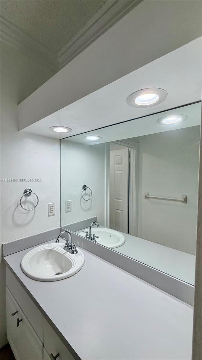 1559 Michigan Ave #305 Miami Beach, FL 33139