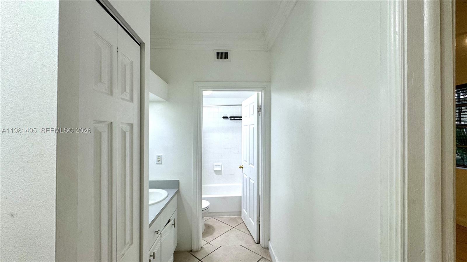 1559 Michigan Ave #305 Miami Beach, FL 33139