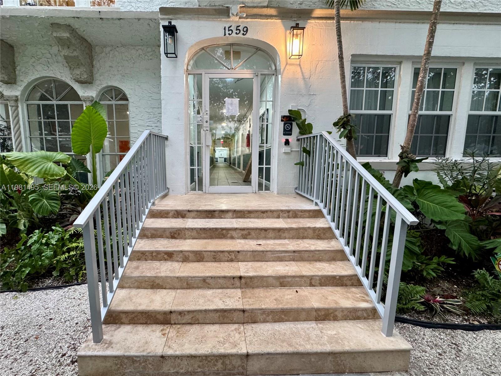 1559 Michigan Ave #305 Miami Beach, FL 33139