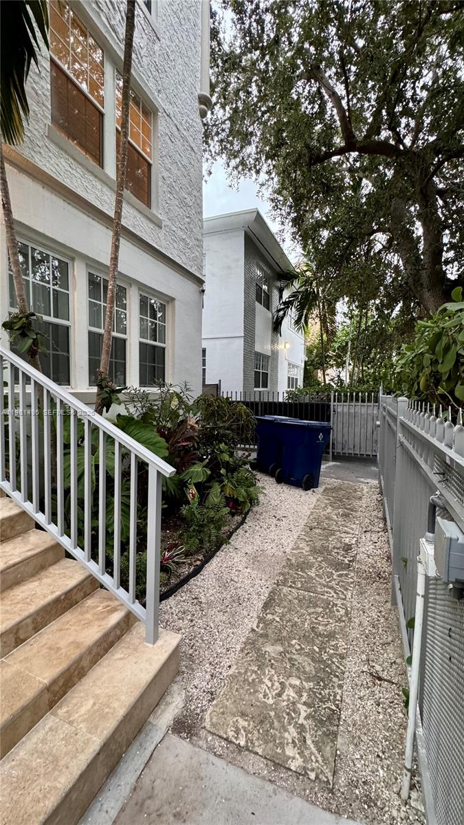 1559 Michigan Ave #305 Miami Beach, FL 33139