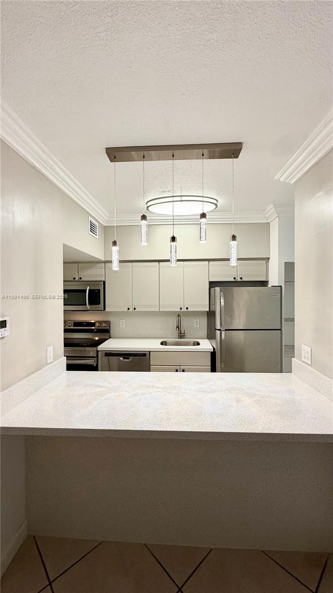 1559 Michigan Ave #305 Miami Beach, FL 33139