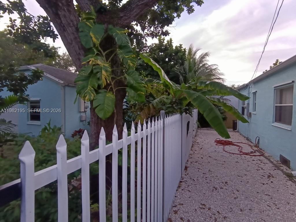 294 NE 57th St Miami, FL 33137