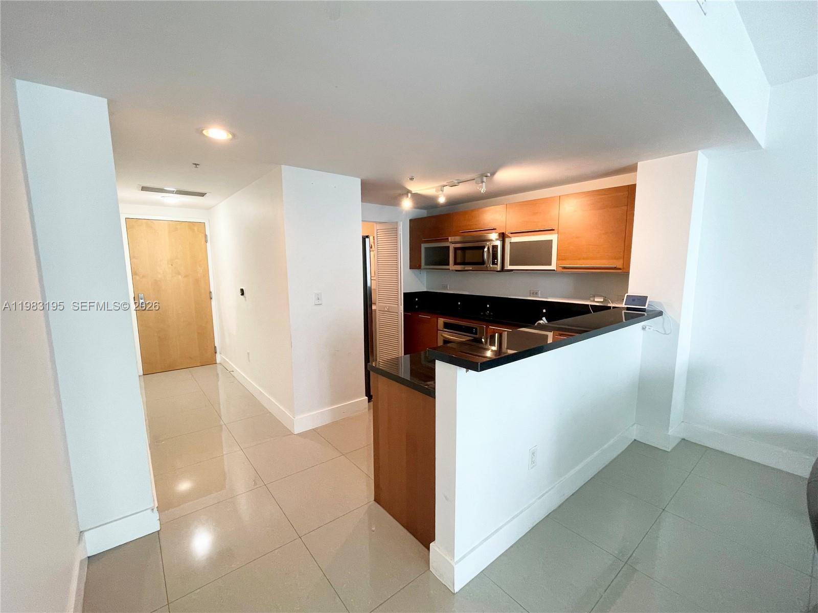 image Vizcayne South13