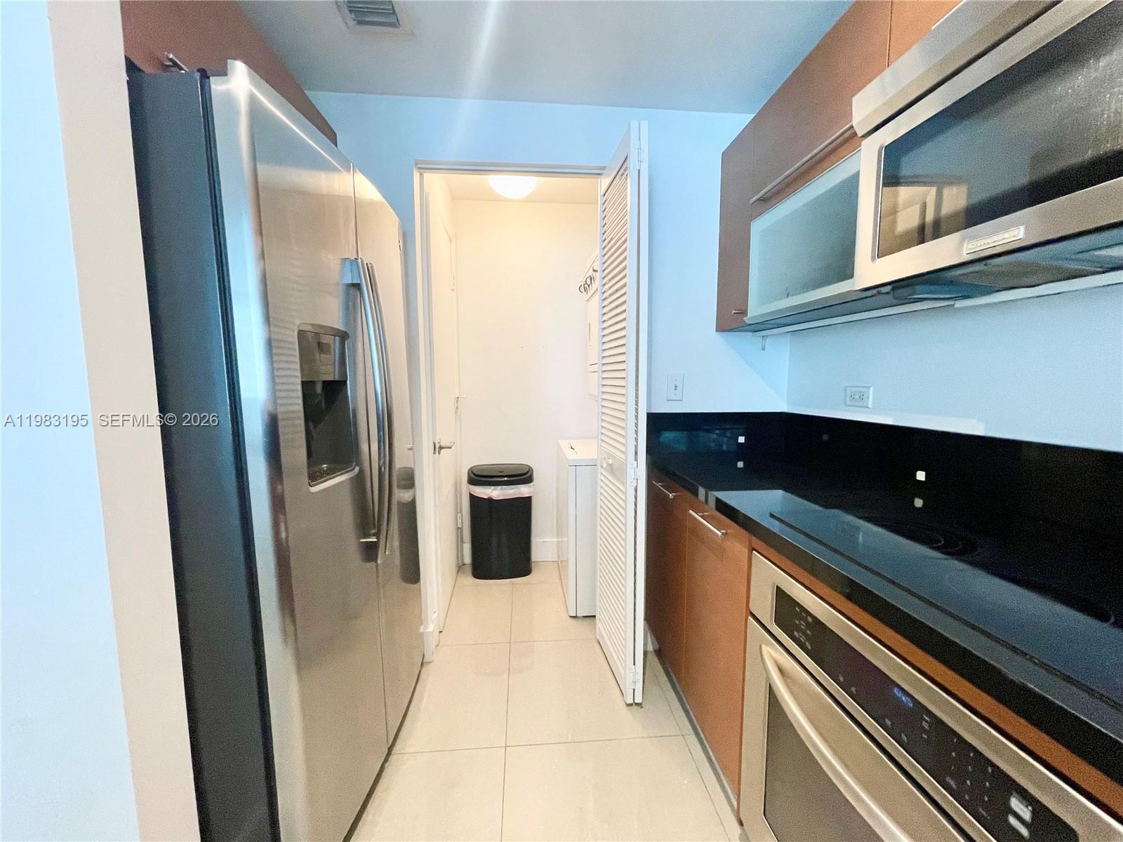 image Vizcayne South16