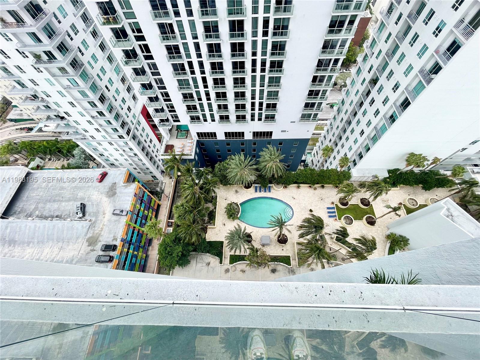 image Vizcayne South3