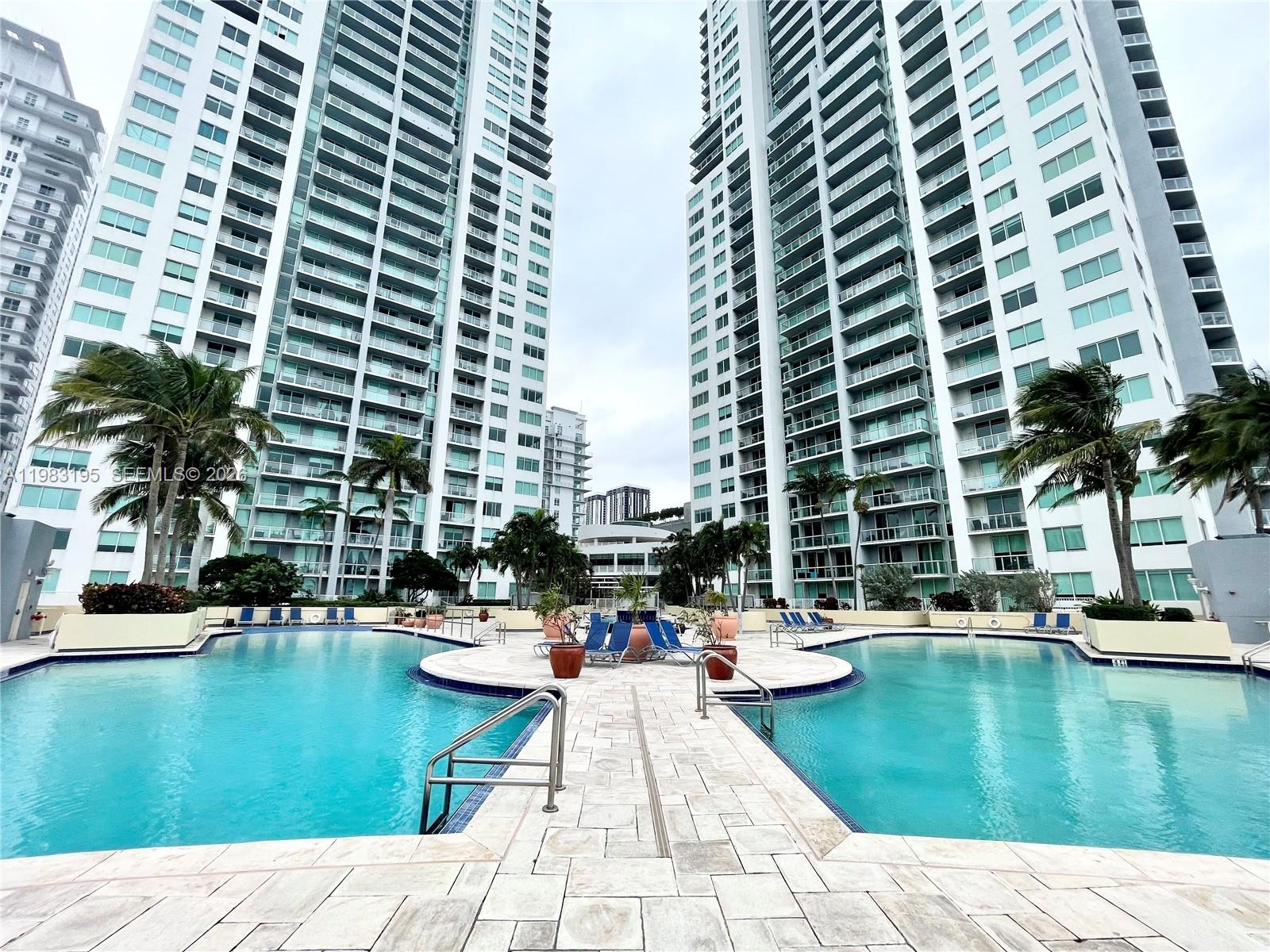 image Vizcayne South43