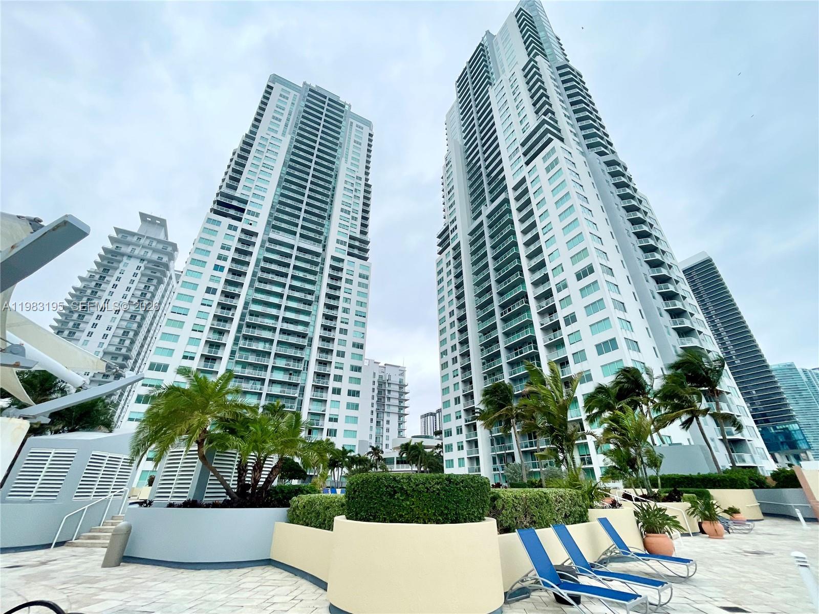 image Vizcayne South46