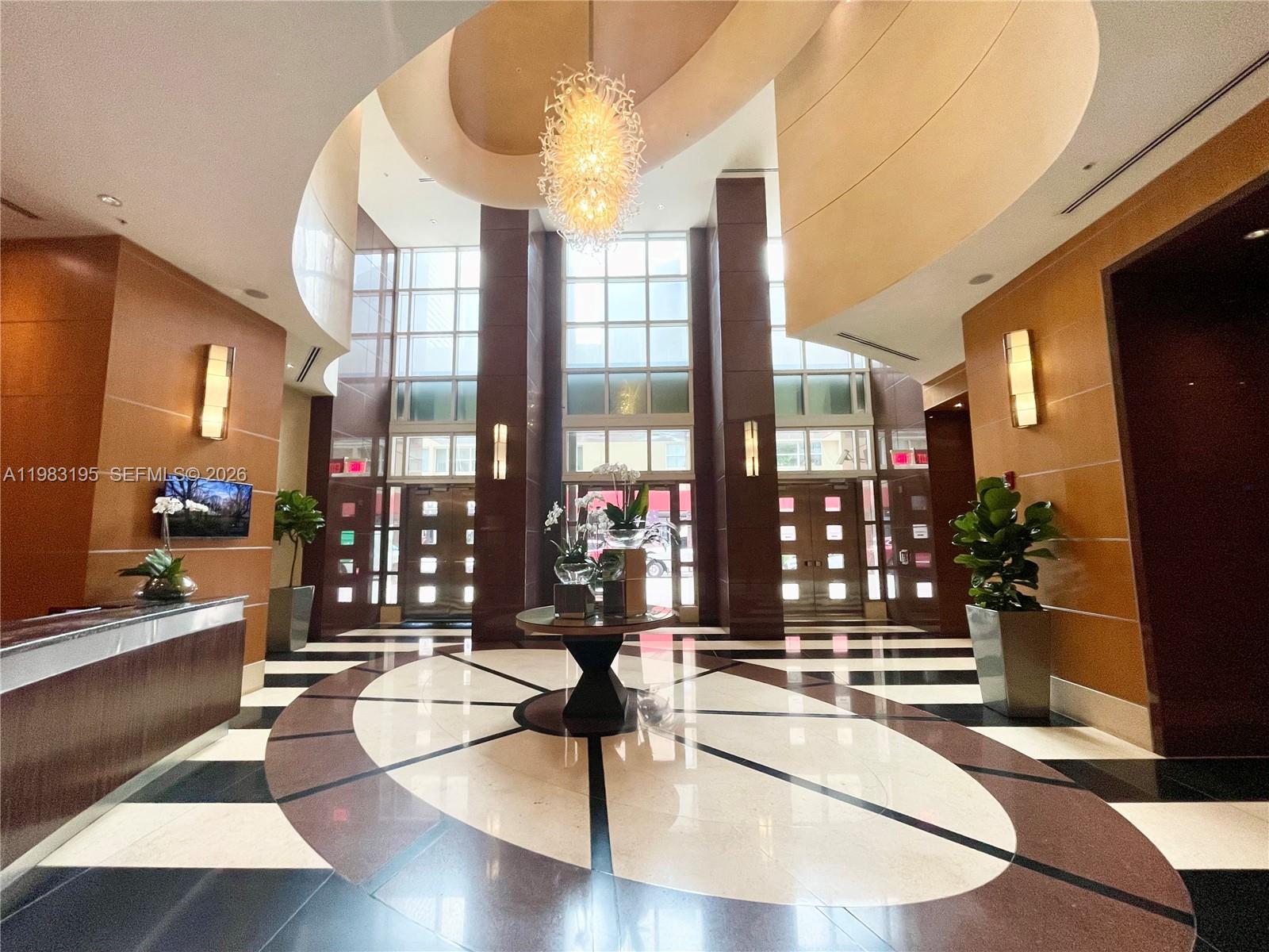 image Vizcayne South57