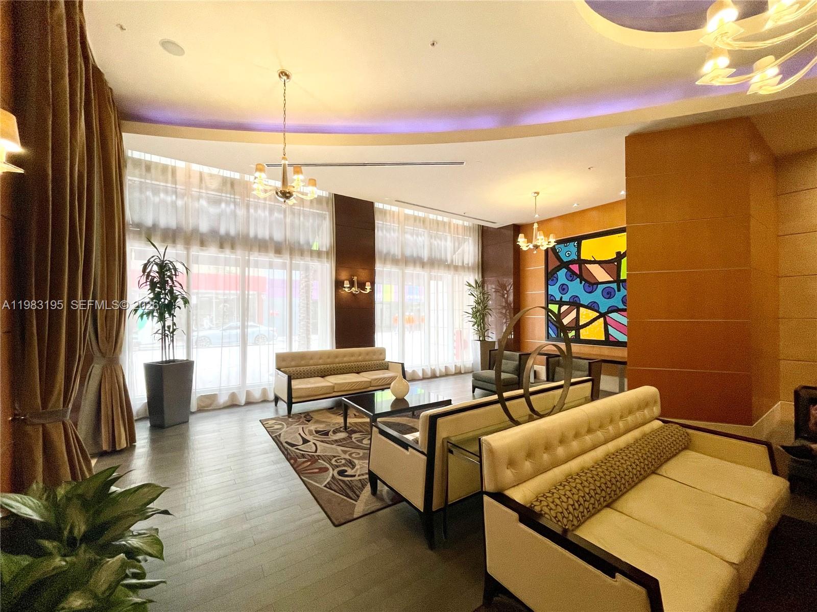 image Vizcayne South58