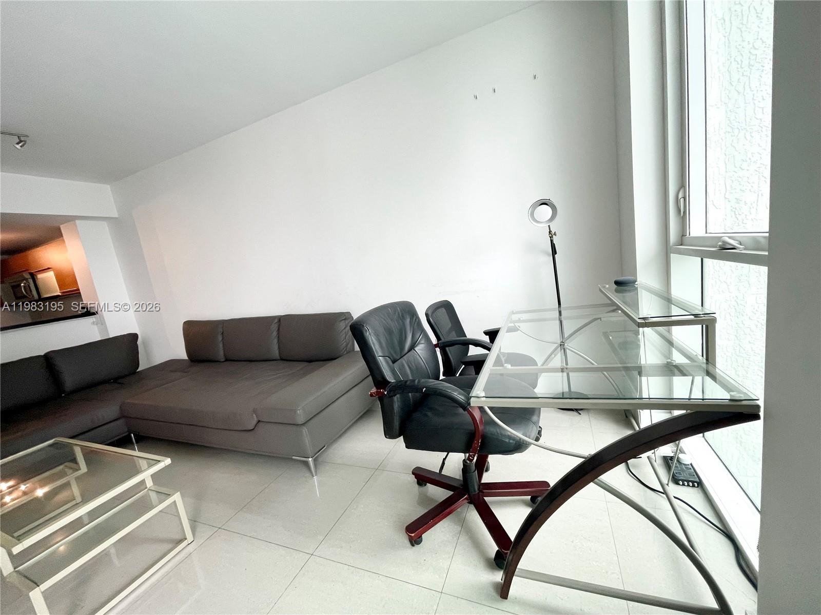 image Vizcayne South8