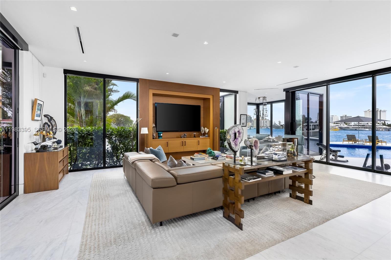 84 Isla Bahia Dr Fort Lauderdale, FL 33316