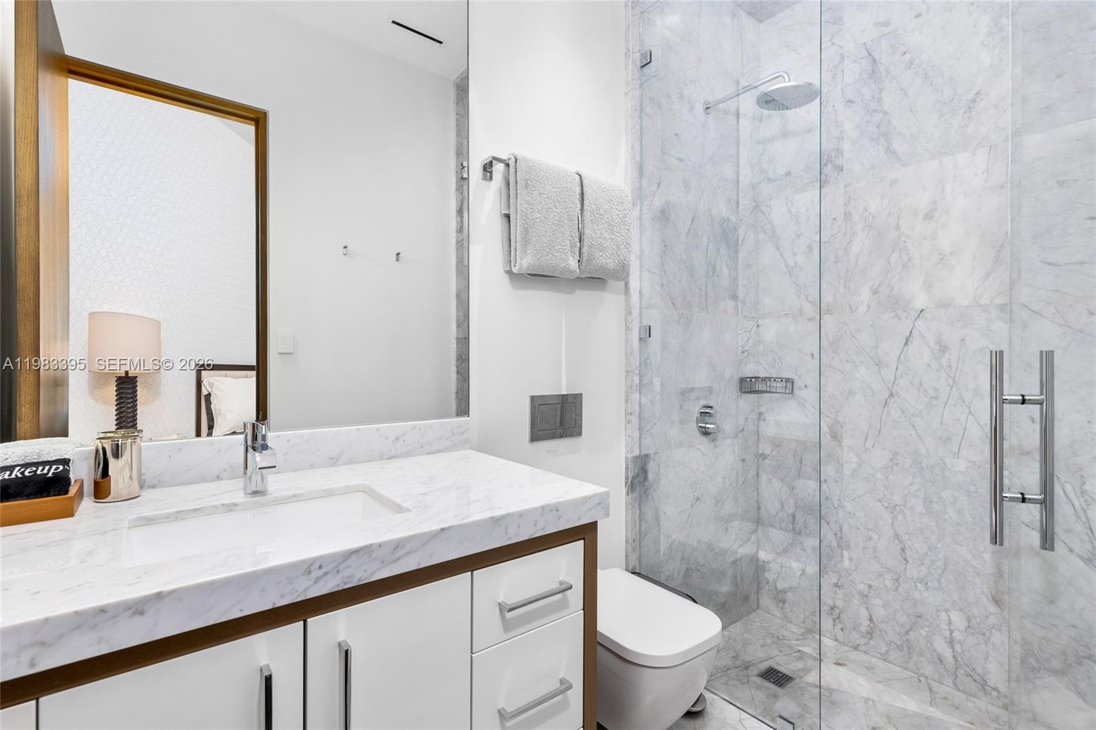 84 Isla Bahia Dr Fort Lauderdale, FL 33316