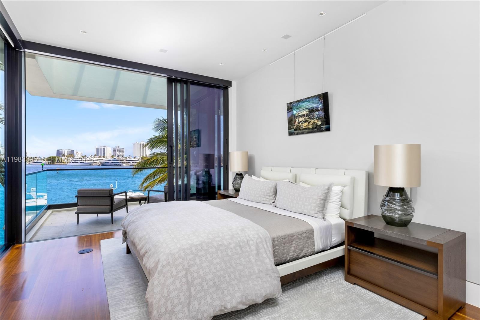 84 Isla Bahia Dr Fort Lauderdale, FL 33316