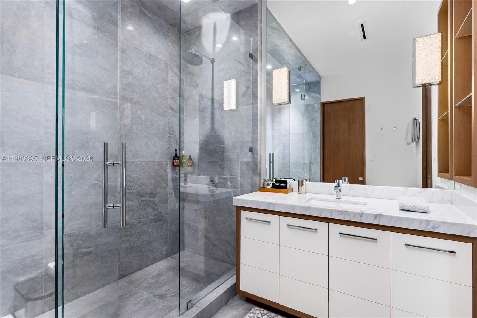 84 Isla Bahia Dr Fort Lauderdale, FL 33316