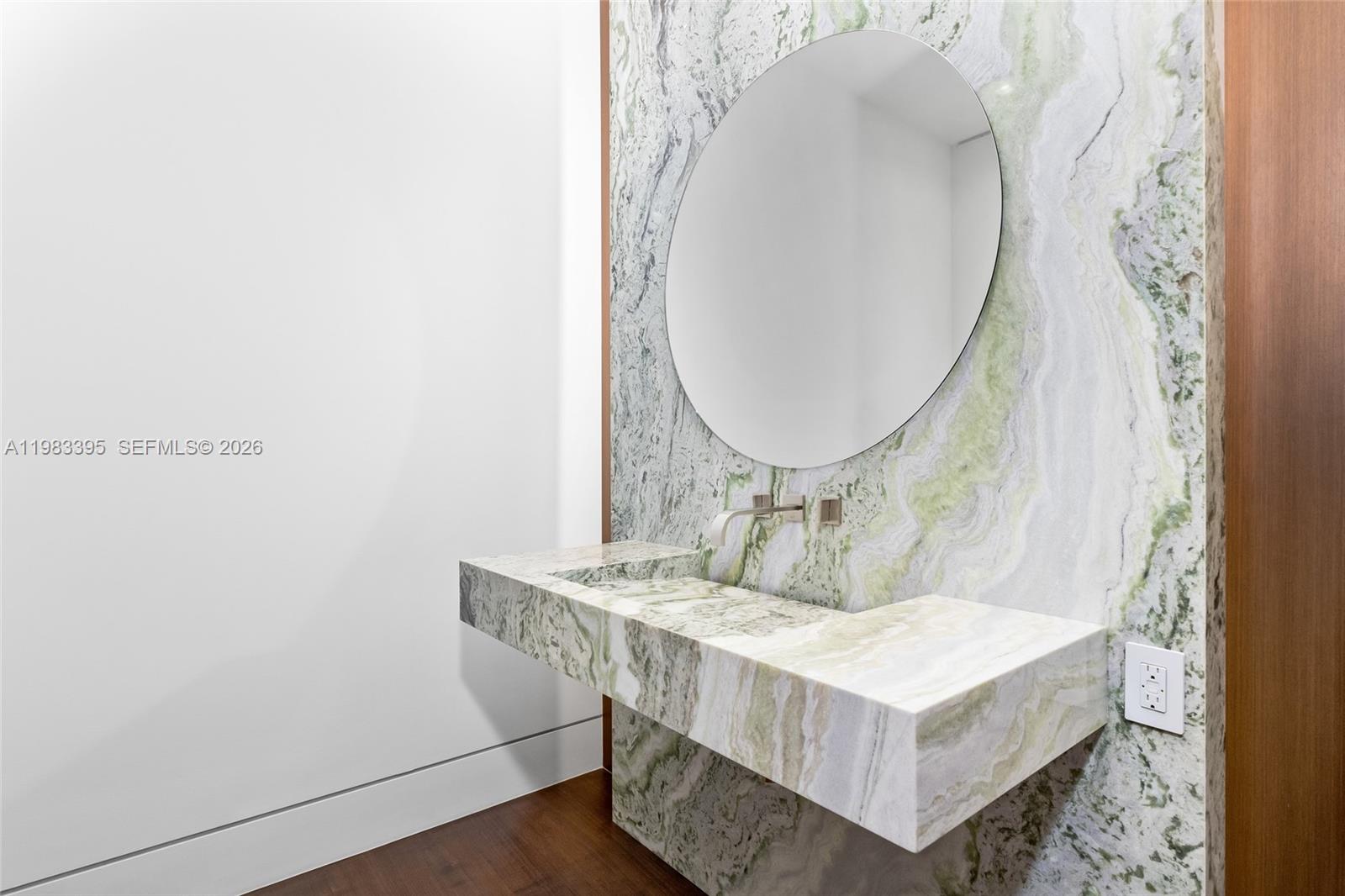 84 Isla Bahia Dr Fort Lauderdale, FL 33316