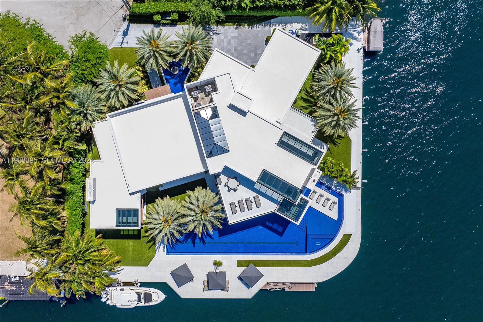 84 Isla Bahia Dr Fort Lauderdale, FL 33316