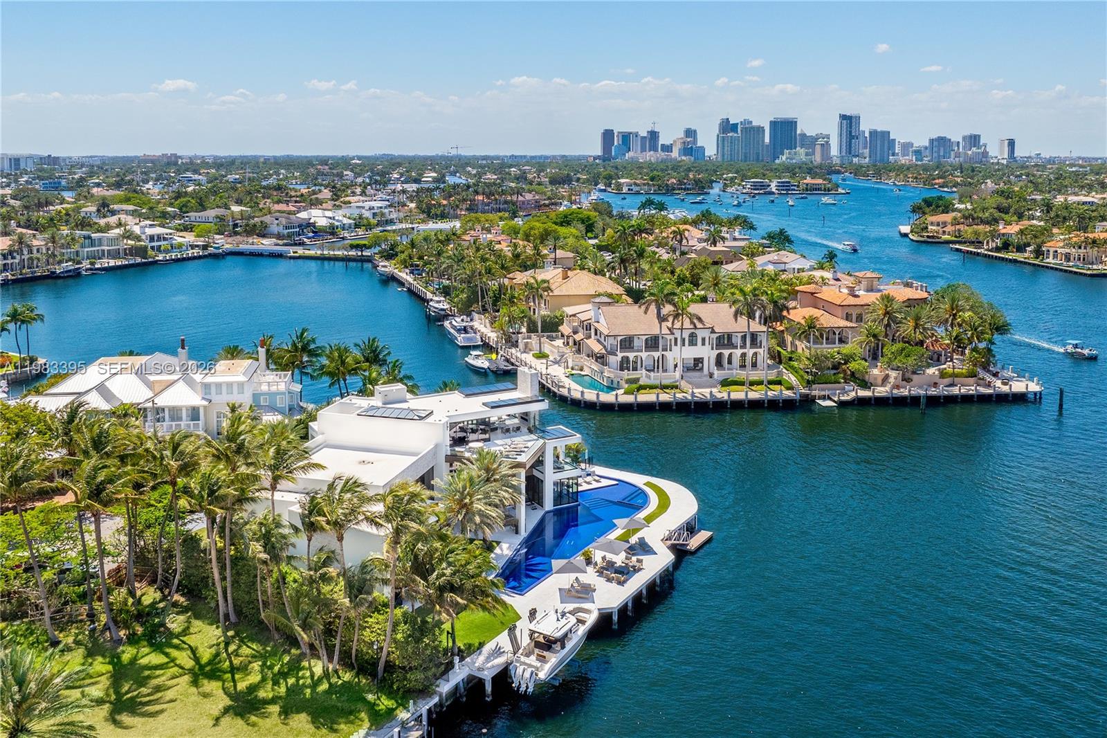 84 Isla Bahia Dr Fort Lauderdale, FL 33316