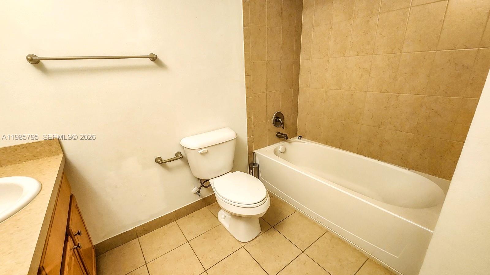 470 NE 194th Ter #470 Miami, FL 33179