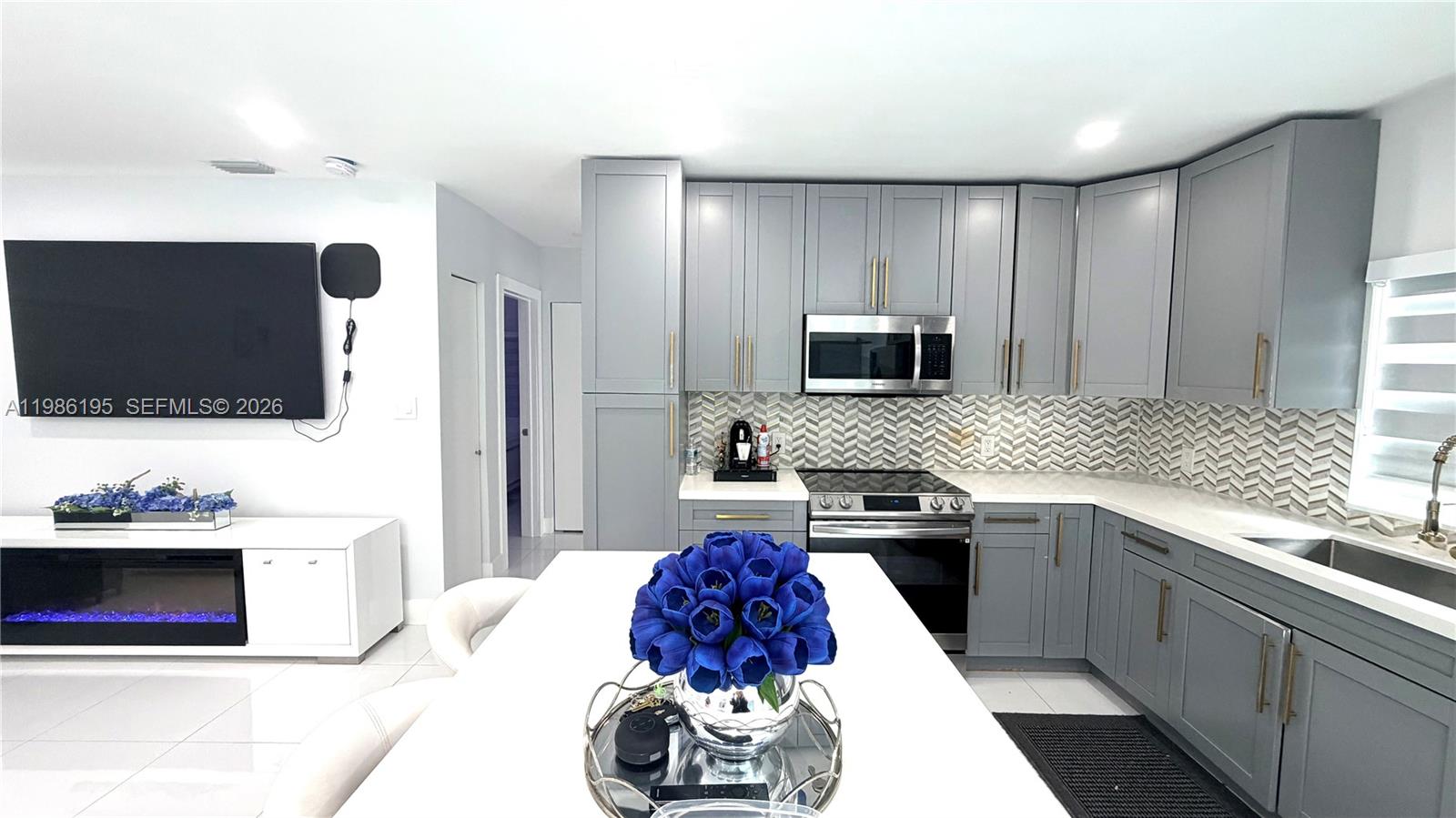 14401 Boggs Dr Miami, FL 33176