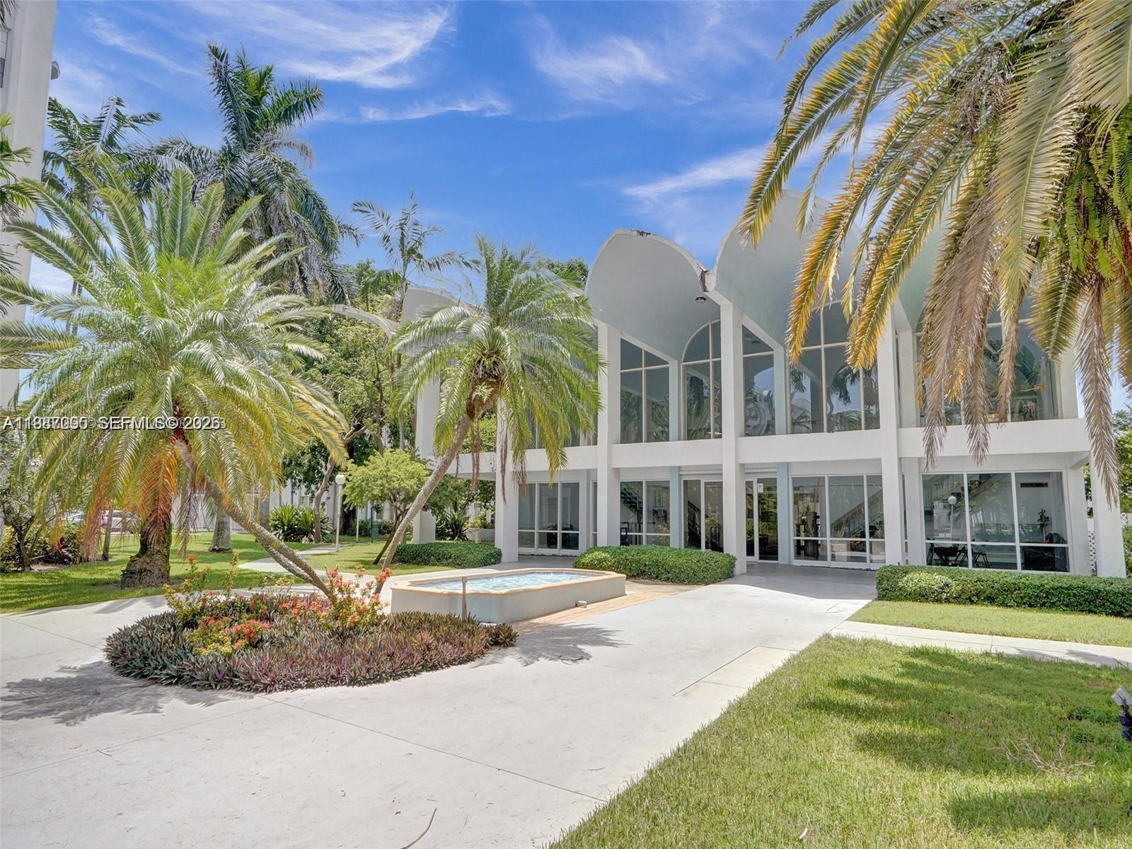 488 NW 165th St Rd #B-408