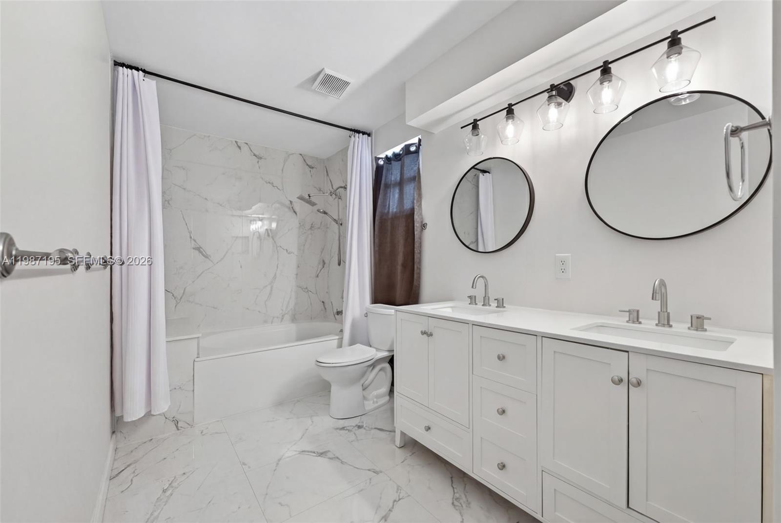 2166 NW 191st Ave Pembroke Pines, FL 33029