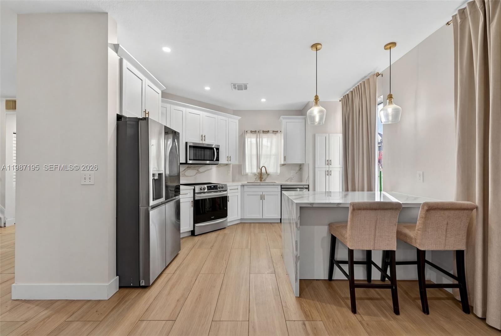 2166 NW 191st Ave Pembroke Pines, FL 33029