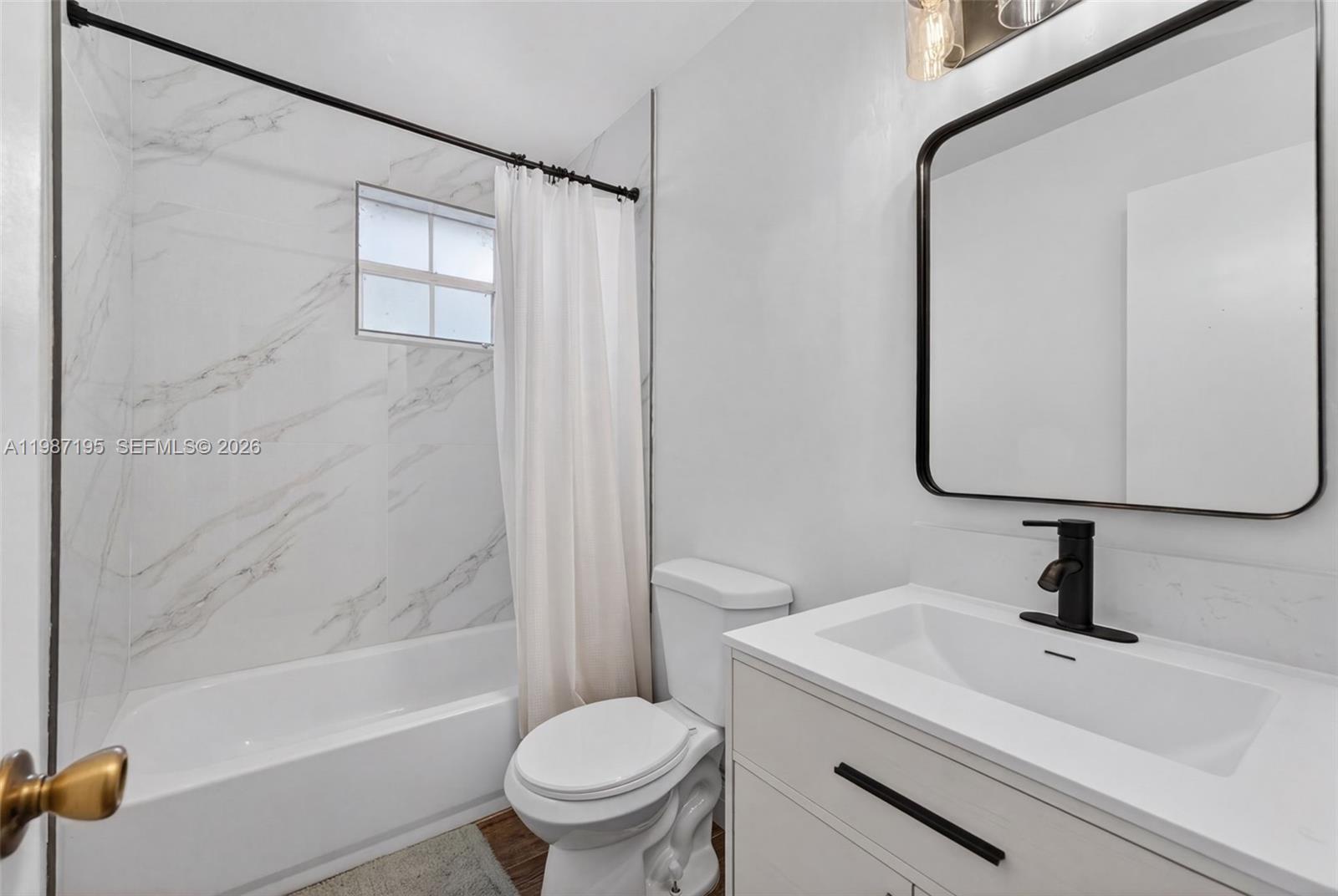 2166 NW 191st Ave Pembroke Pines, FL 33029