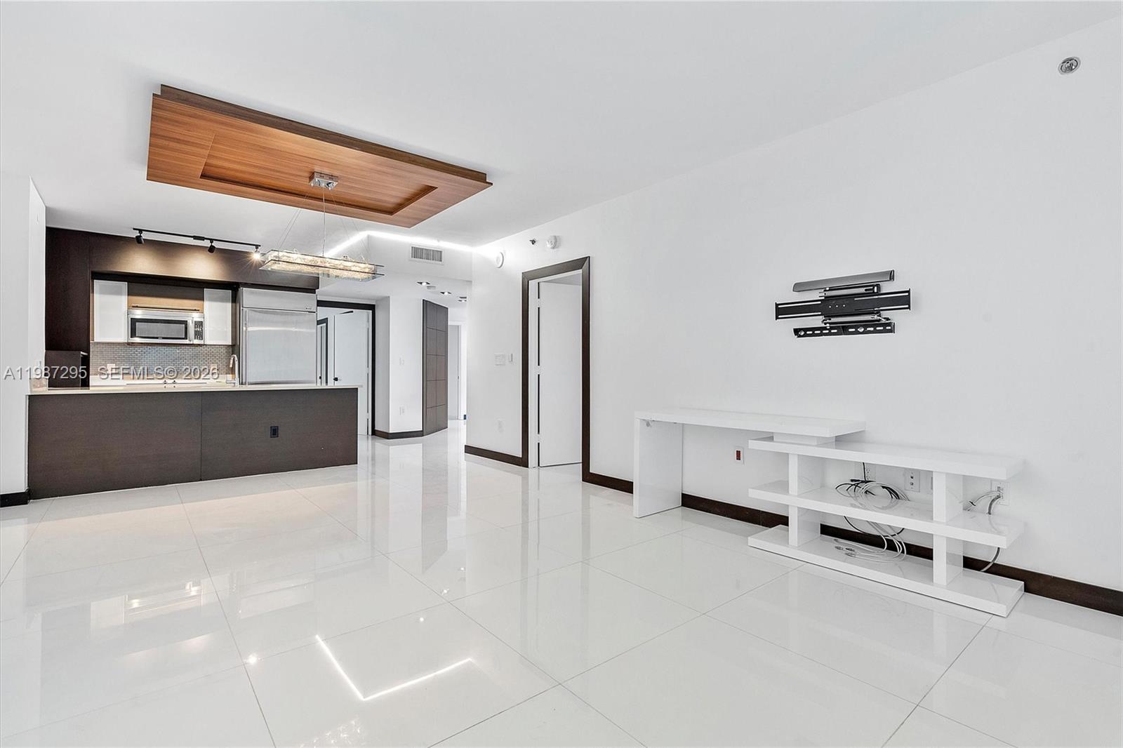 image 500 Brickell West16