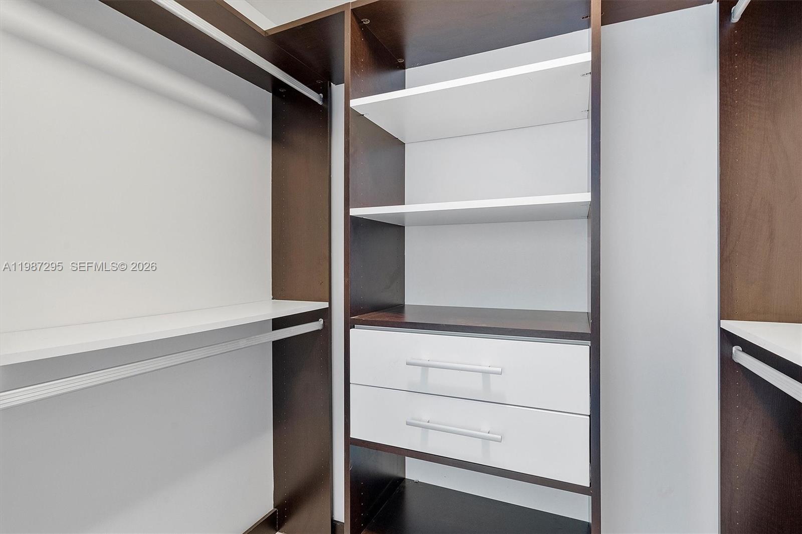 image 500 Brickell West34