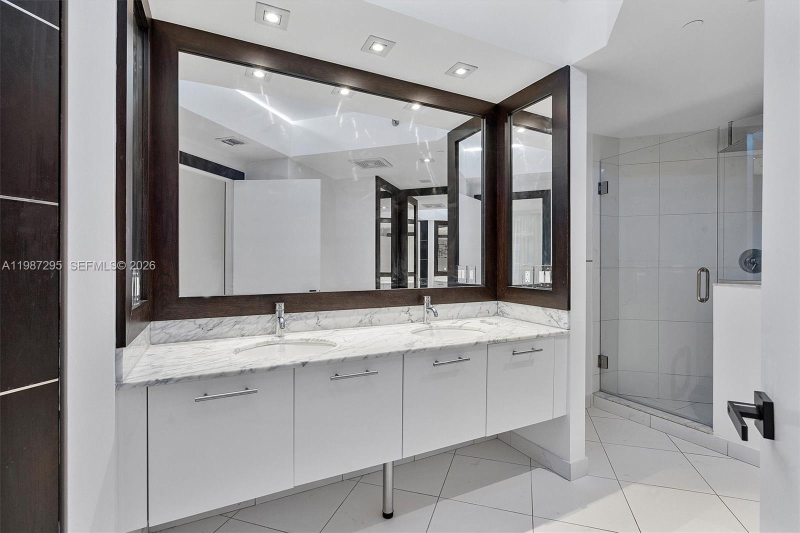 image 500 Brickell West36