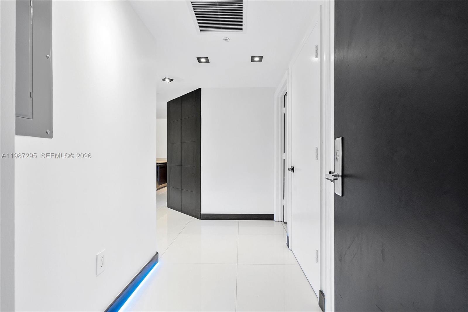 image 500 Brickell West3