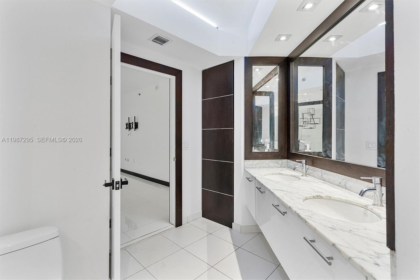 image 500 Brickell West39